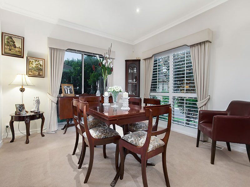 5 Kingswood Rise, Box Hill South image 3