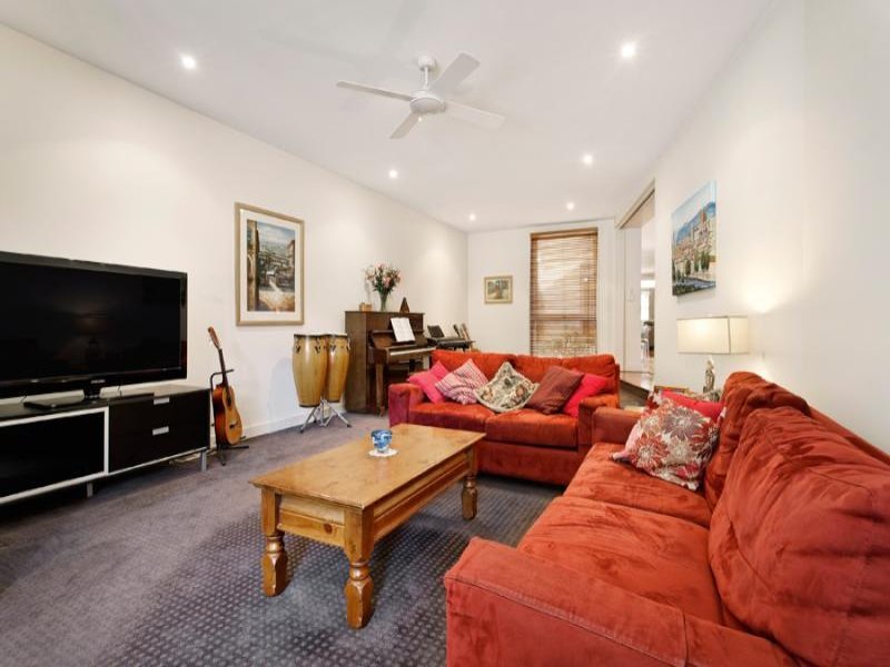 5 Kinsale Crescent, Mont Albert North image 2