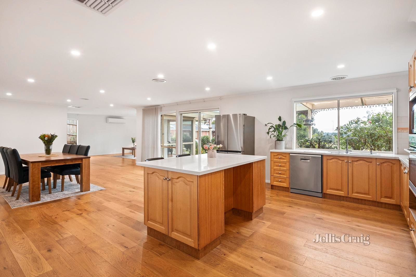 5 Kirkford Drive, Mooroolbark image 6