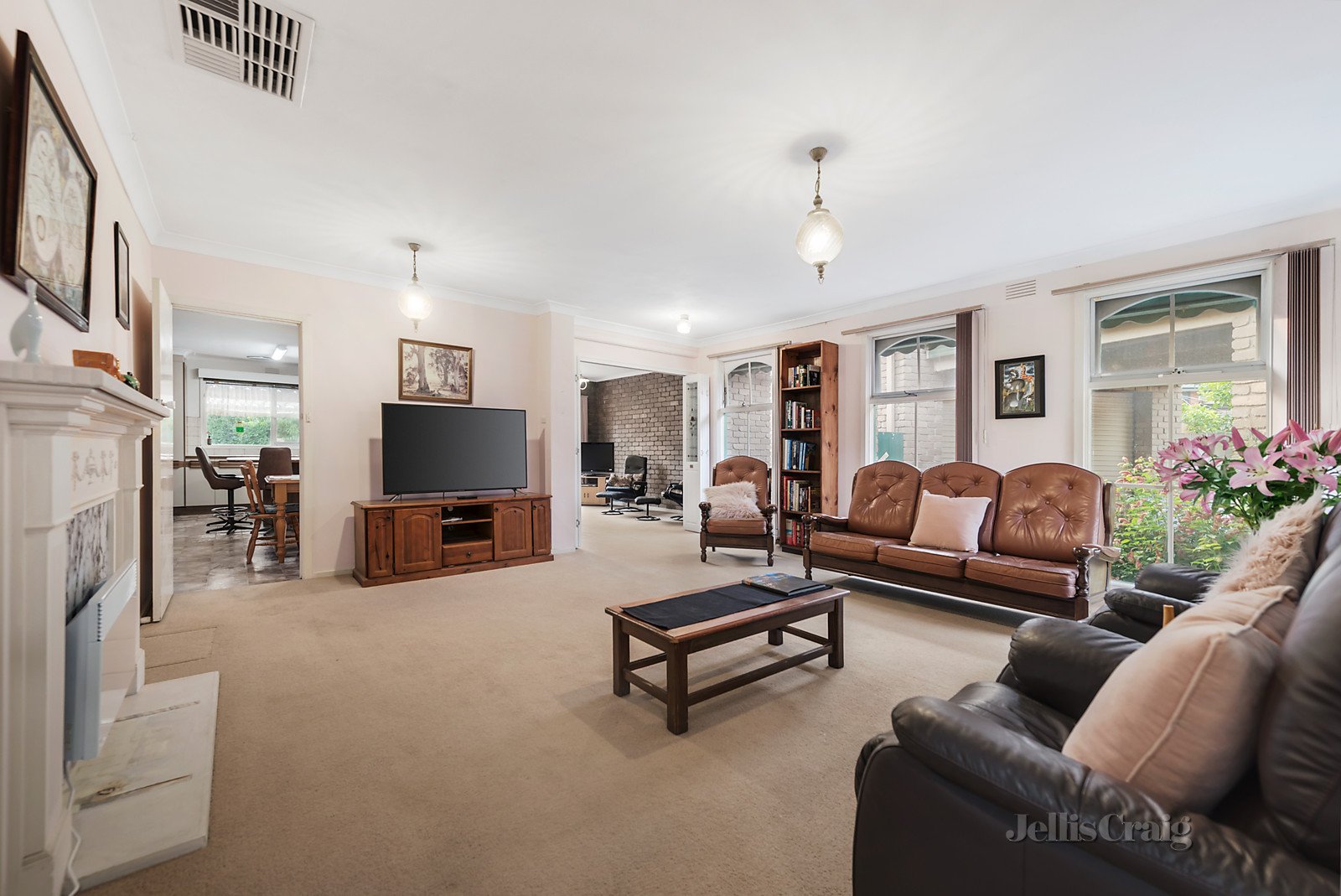 5 Kirkwall Court, Glen Waverley image 3