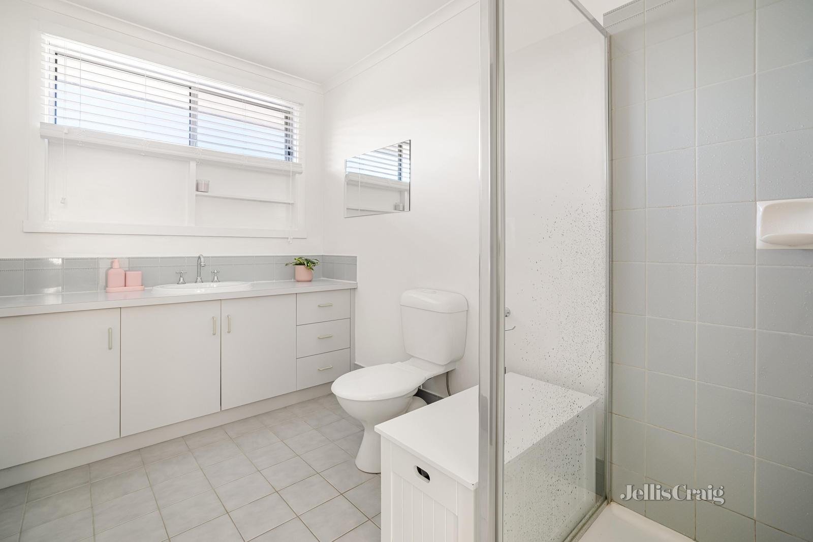 5 Kristine Court, Cheltenham image 8