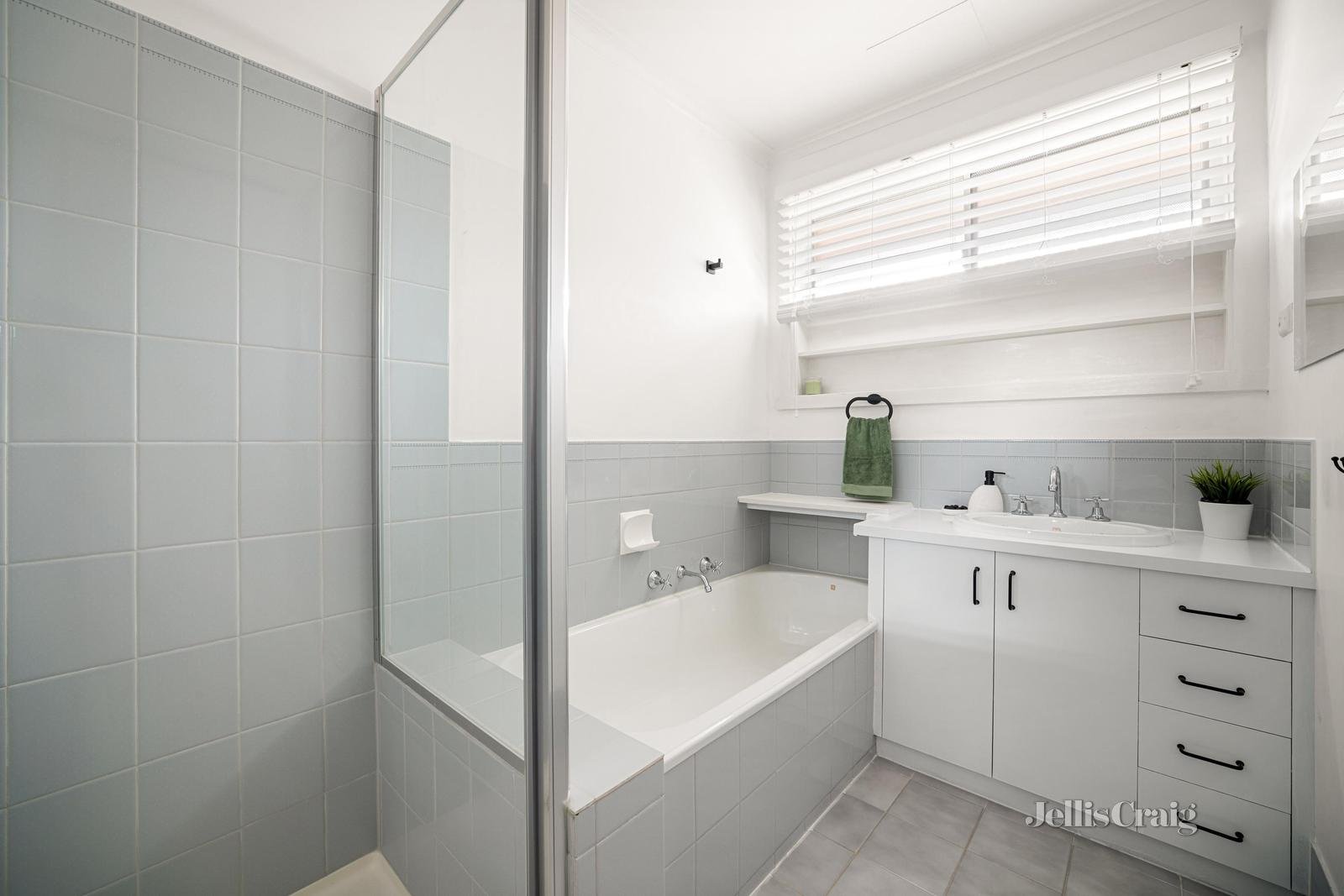 5 Kristine Court, Cheltenham image 10