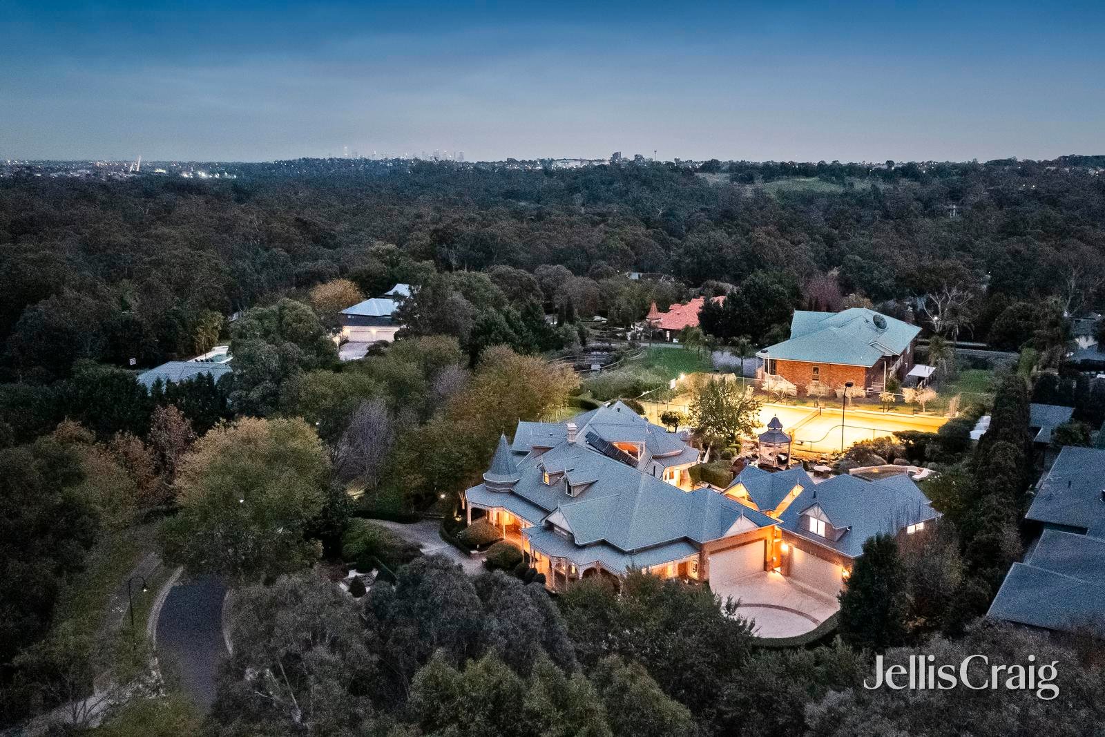 5 Lakeside Drive, Lower&nbsp;Plenty image 2