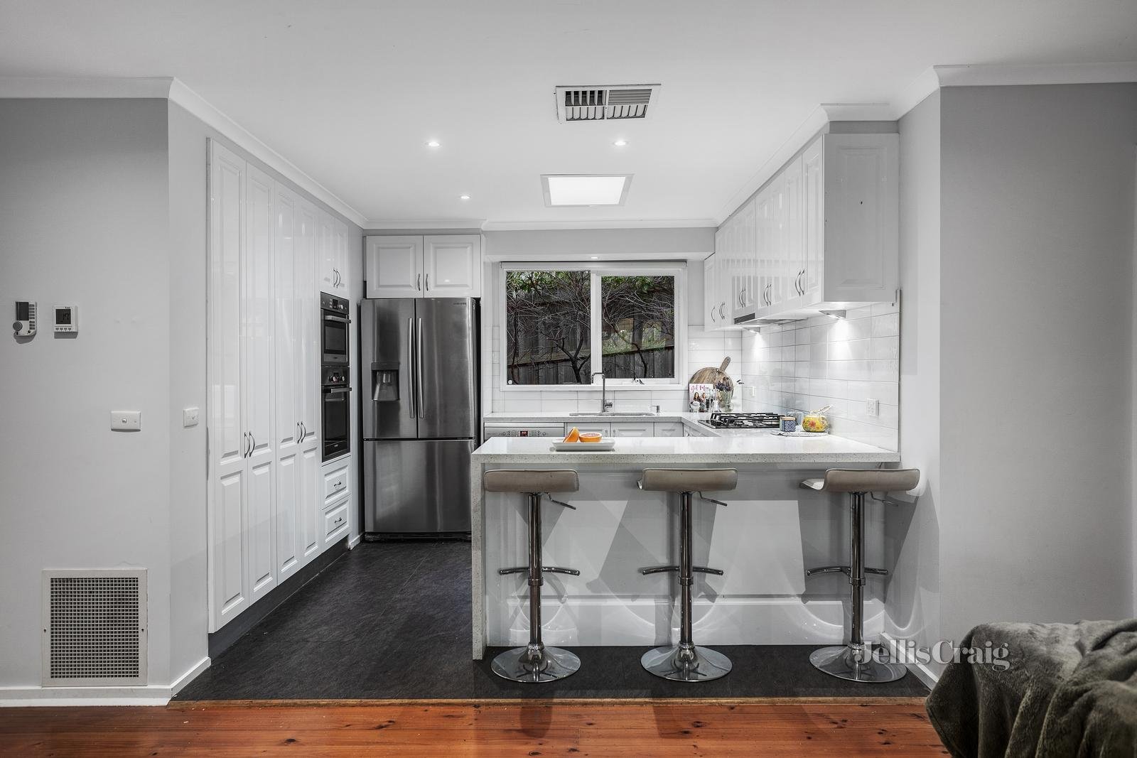5 Larcom Court, Greensborough image 3