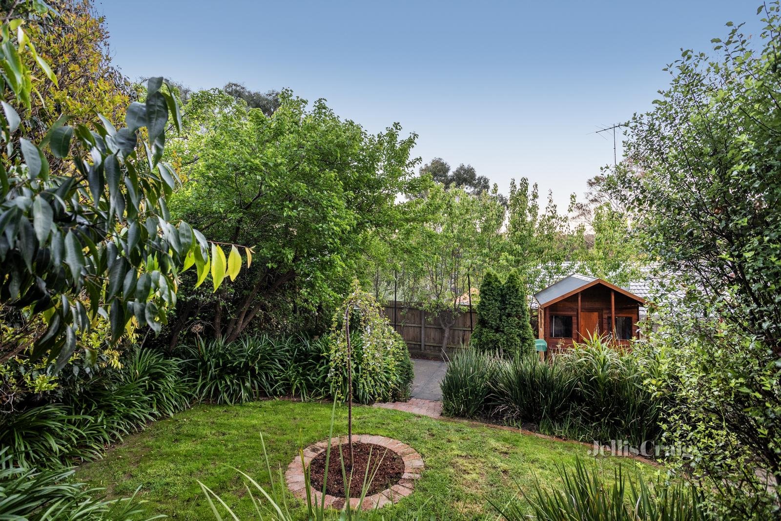 5 Larcom Court, Greensborough image 11