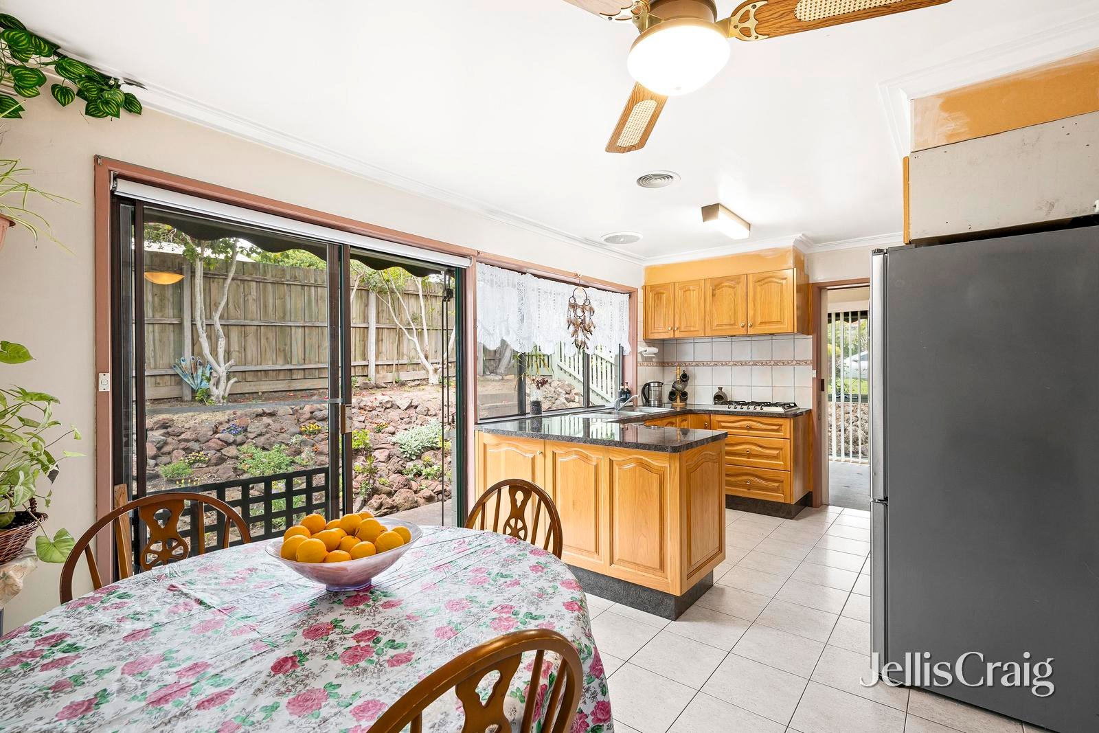 5 Larnook Crescent, Mooroolbark image 3