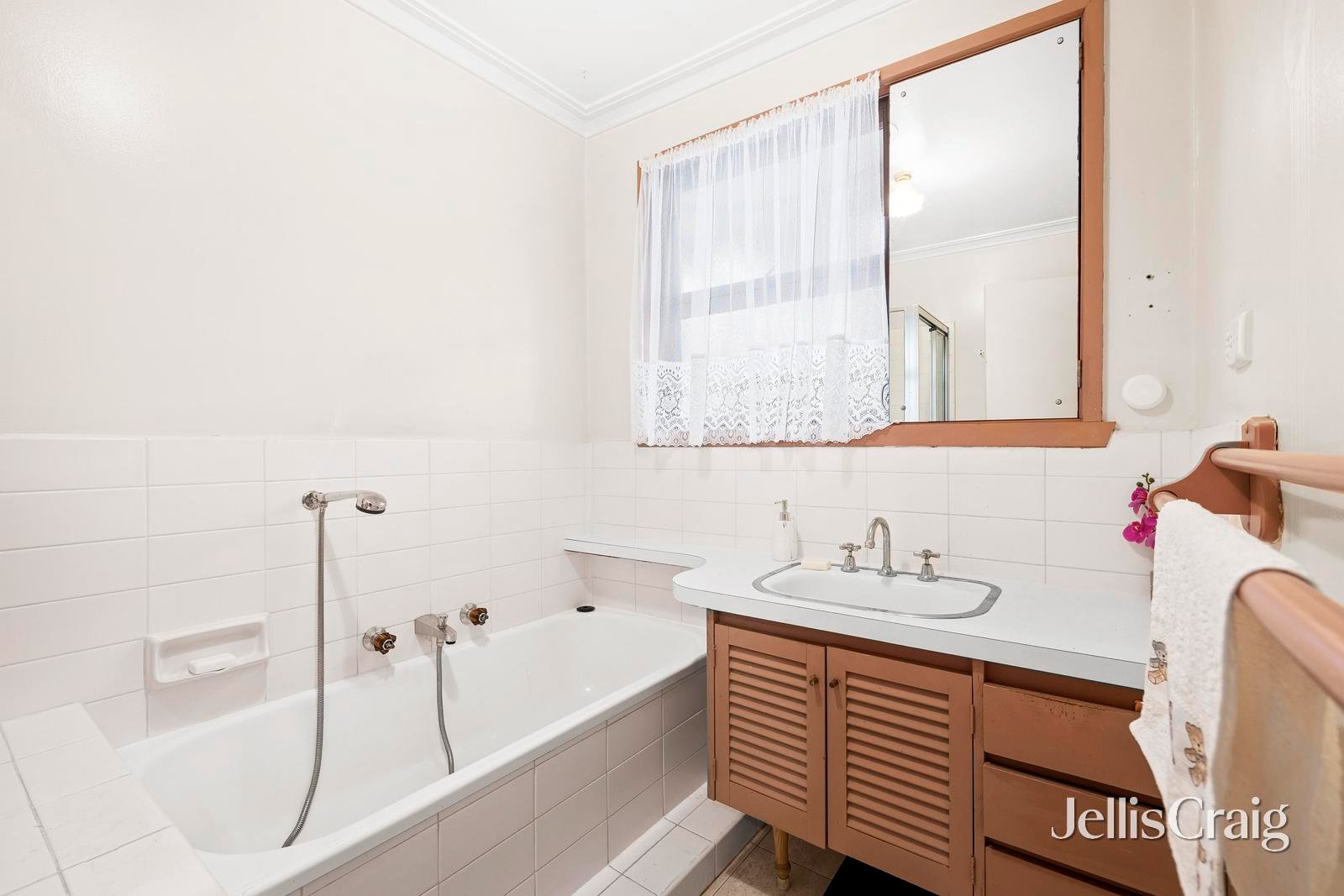 5 Larnook Crescent, Mooroolbark image 9