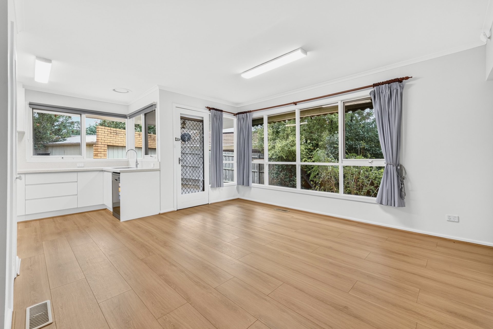 5 Leewarra Drive, Glen&nbsp;Waverley image 2