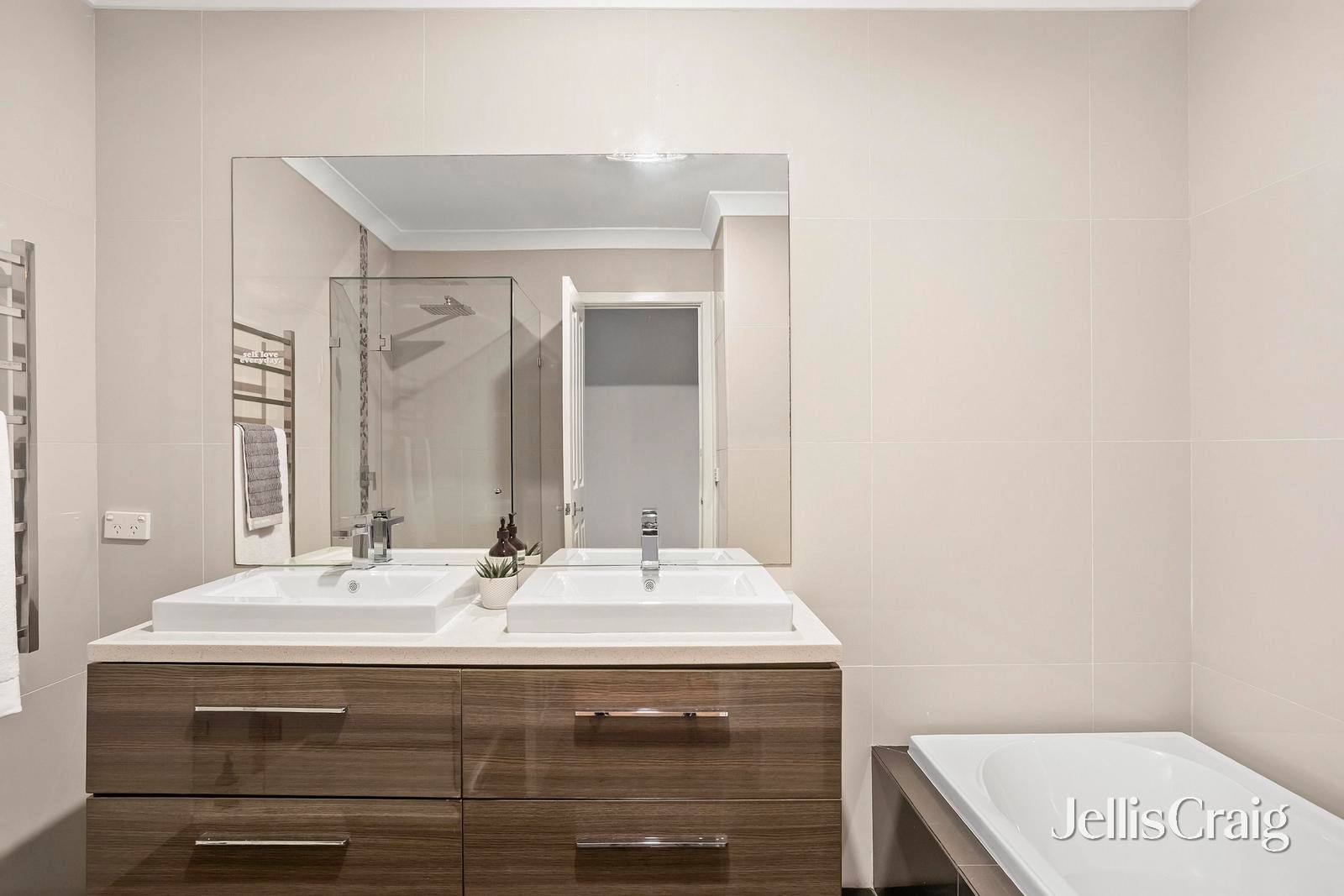 5 Leon Court, Donvale image 9
