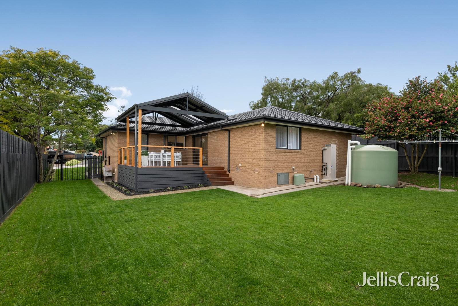 5 Levendale Avenue, Mooroolbark image 11