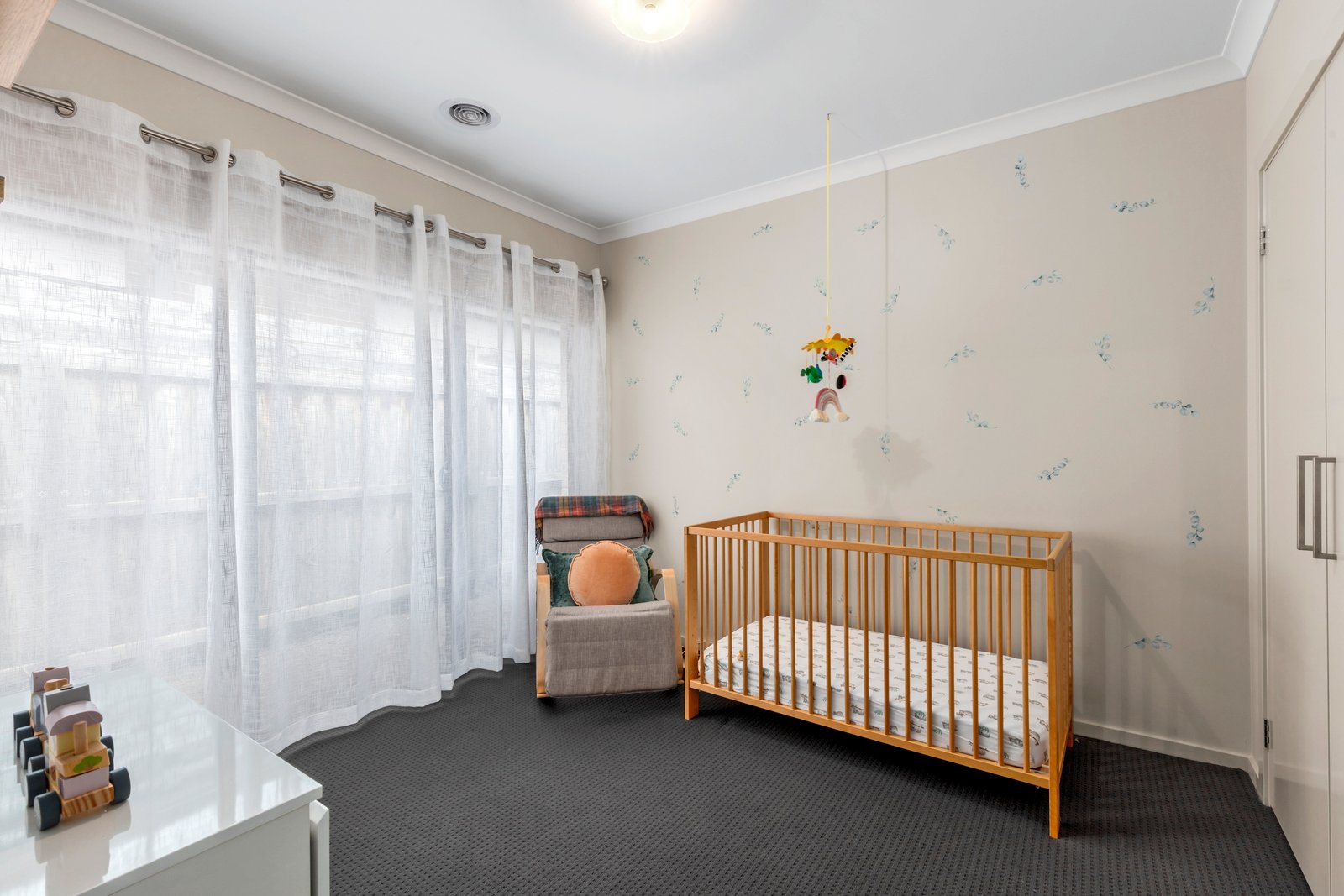Property Gallery Thumbnail 11
