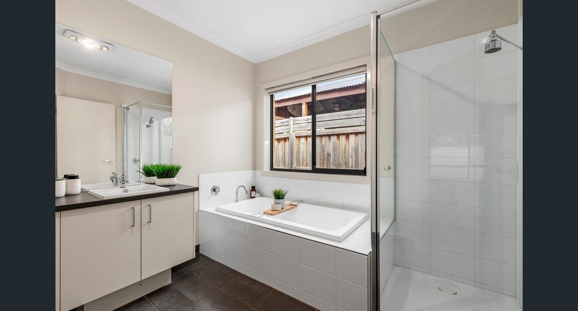 Property Gallery Thumbnail 8