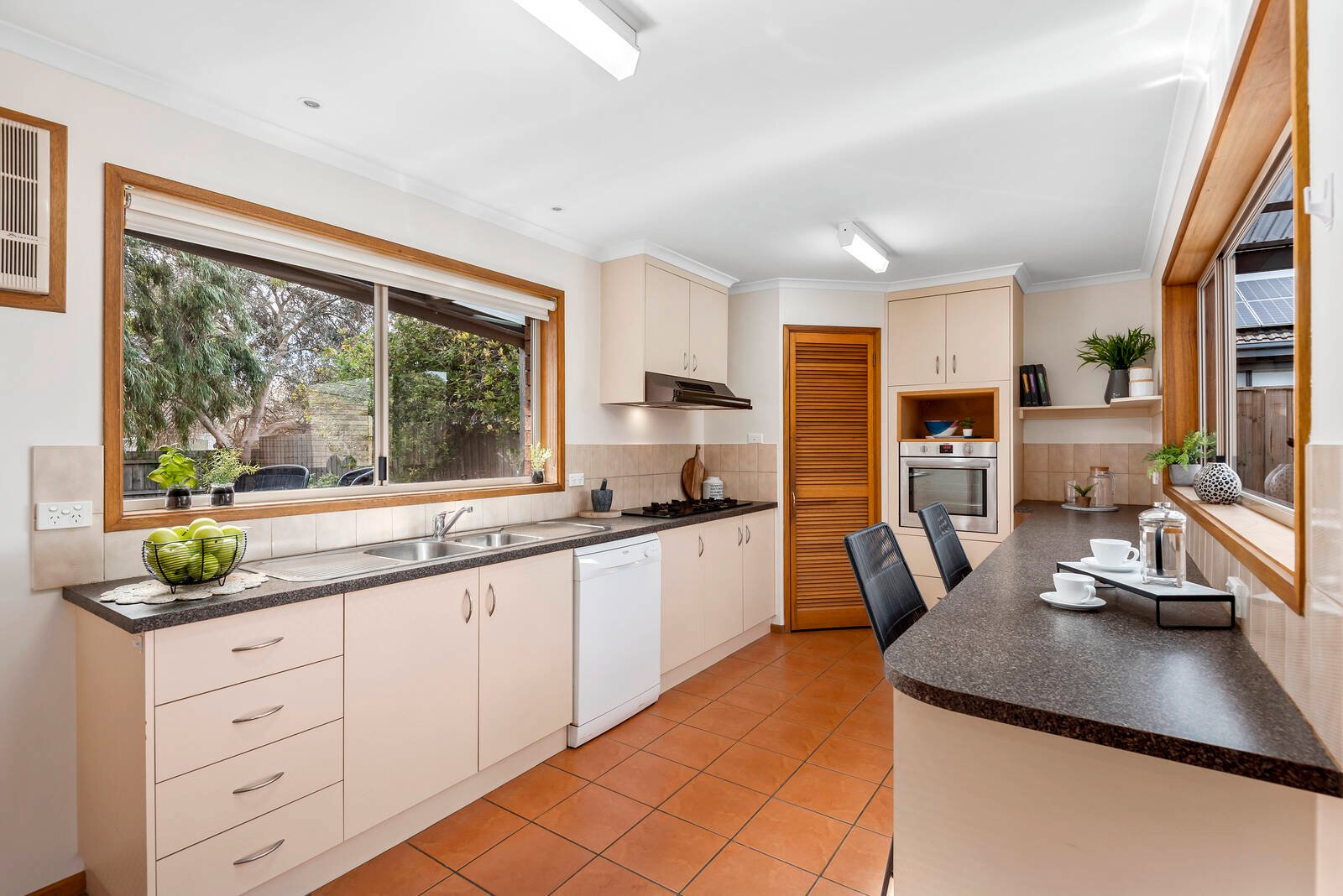 Property Gallery Thumbnail 6