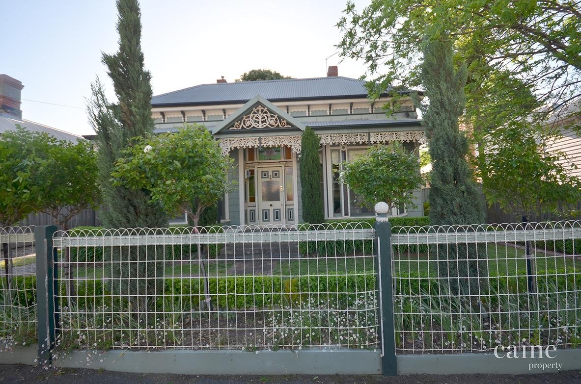 5 Loch Avenue, Ballarat Central image 13