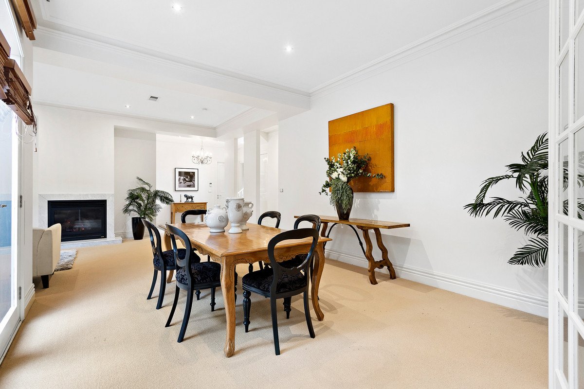 5 Locksley Avenue, Kew image 3