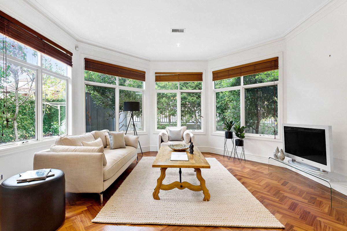 5 Locksley Avenue, Kew image 5