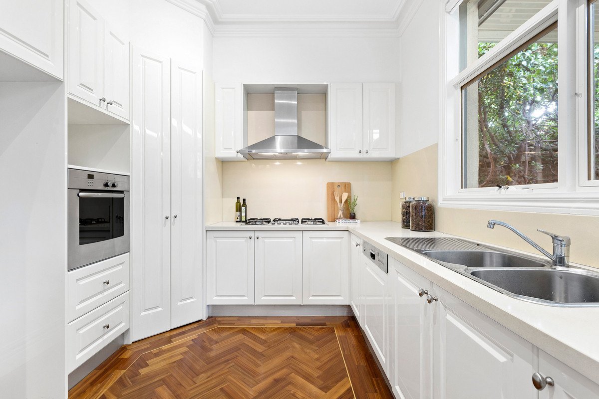 5 Locksley Avenue, Kew image 7