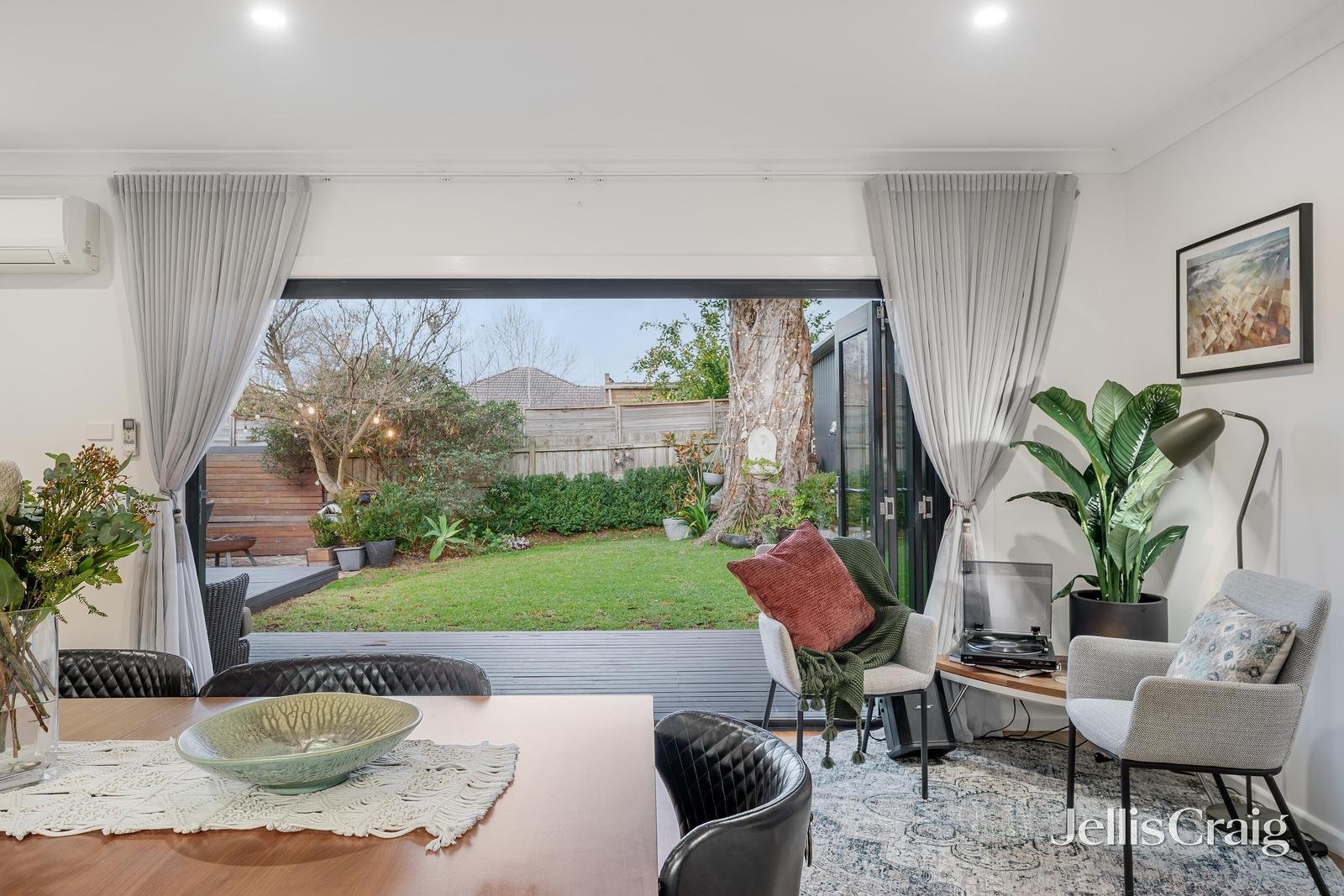 5 Luke Avenue, Blackburn image 3