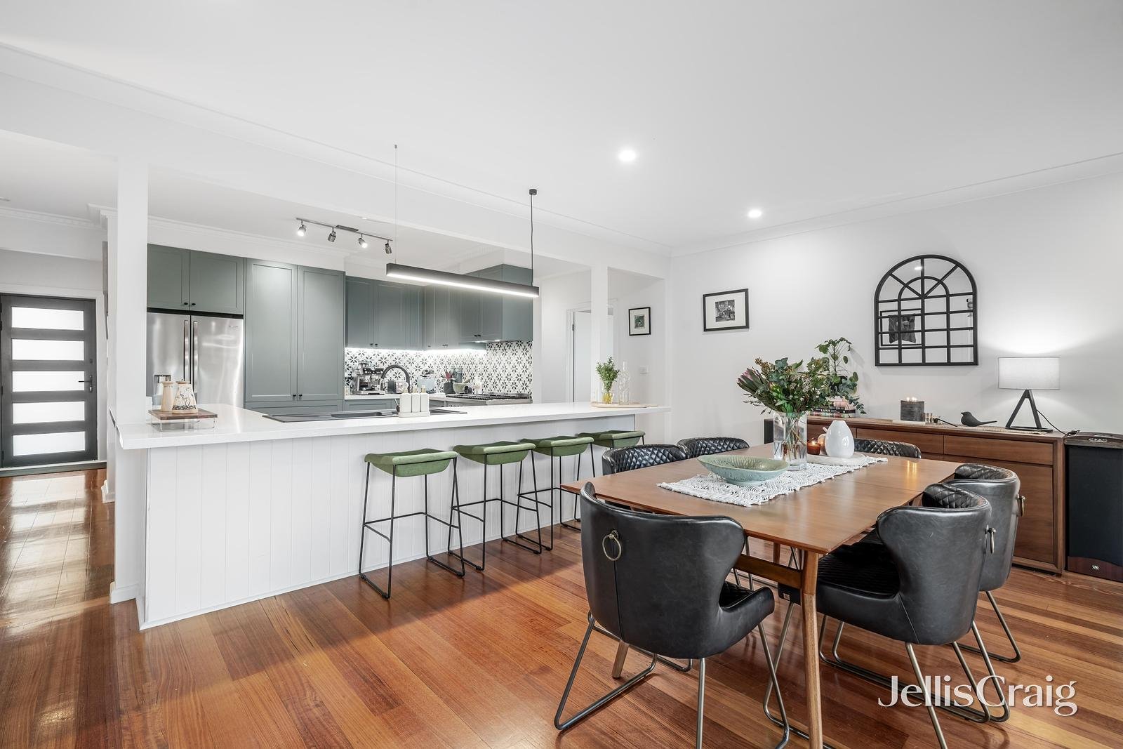 5 Luke Avenue, Blackburn image 5