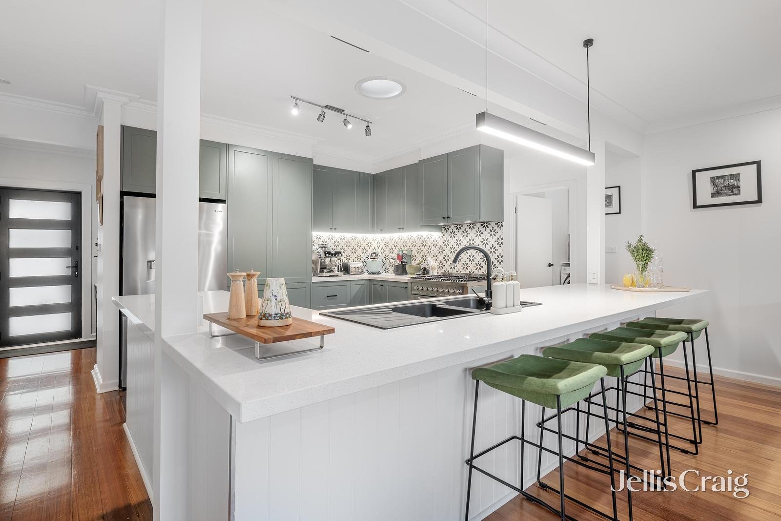 5 Luke Avenue, Blackburn image 6