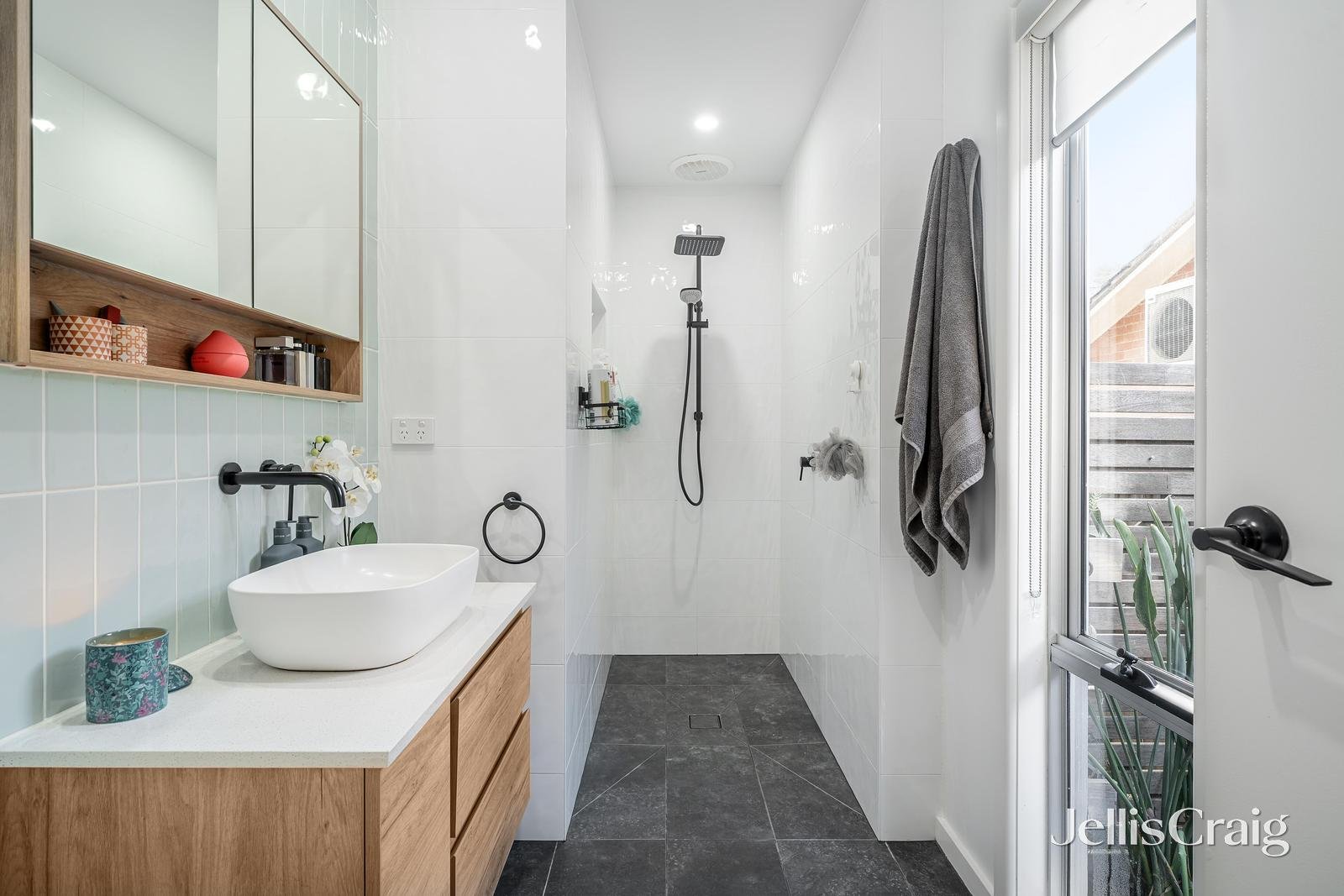 5 Luke Avenue, Blackburn image 8