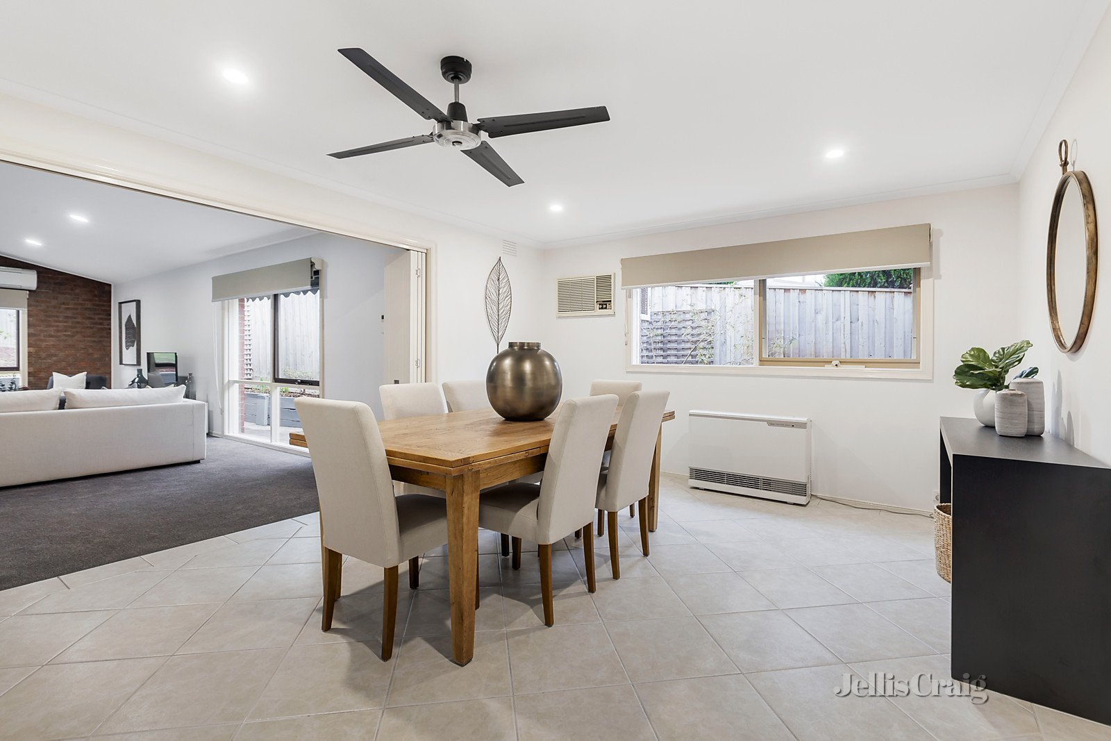 5 Lyons Place, Doncaster East image 4