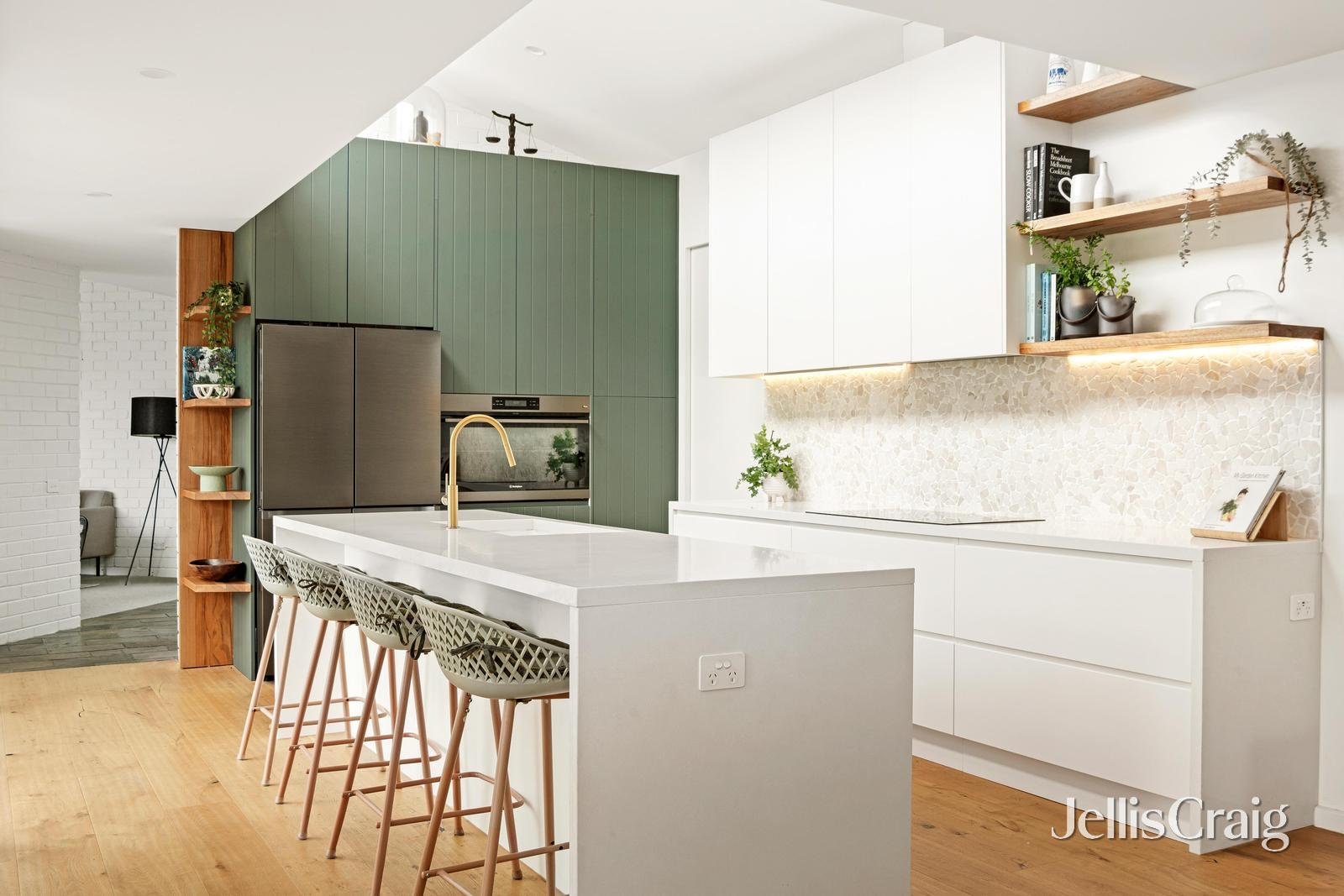 5 Macao Court, Cheltenham image 5