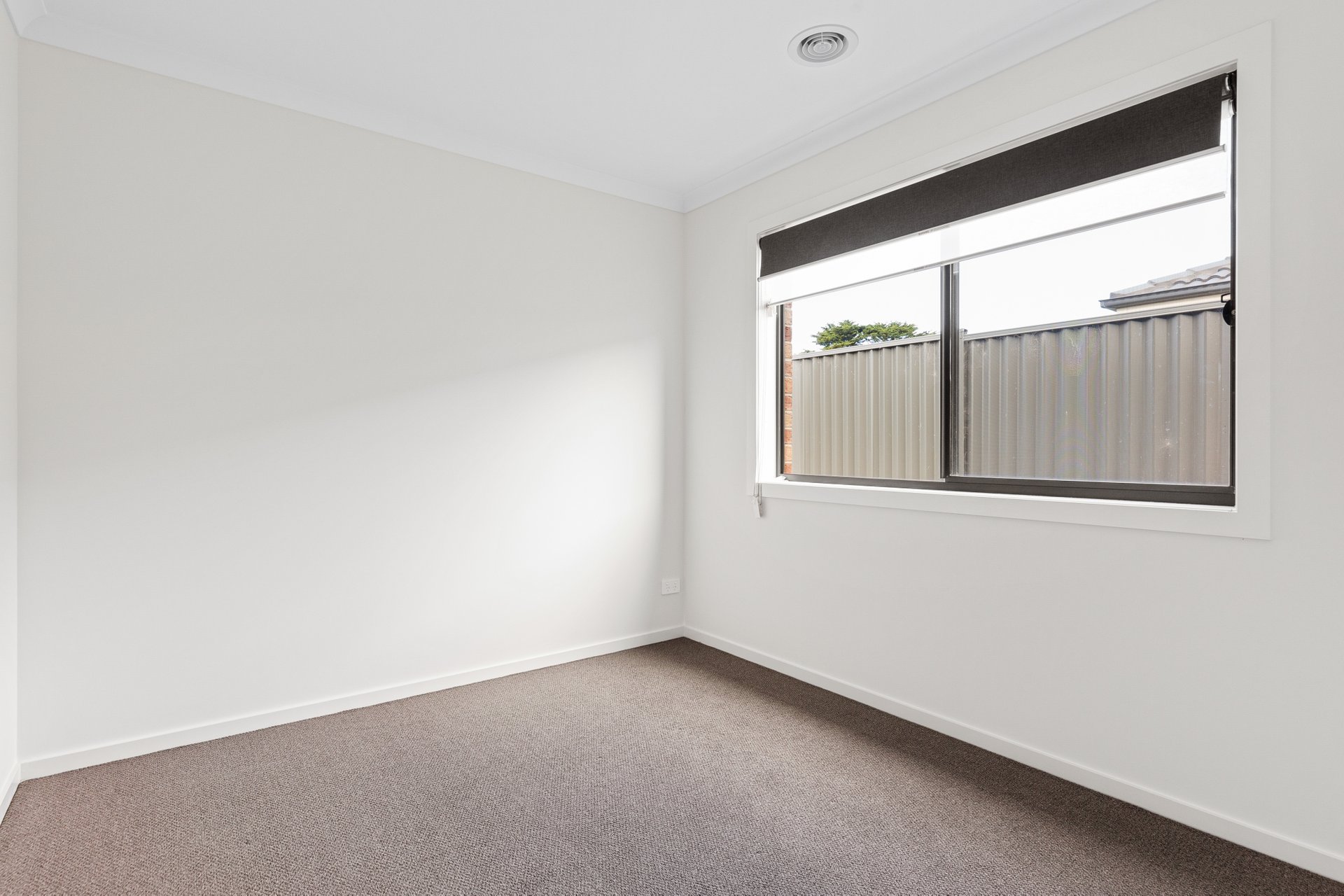 Property Gallery Thumbnail 7