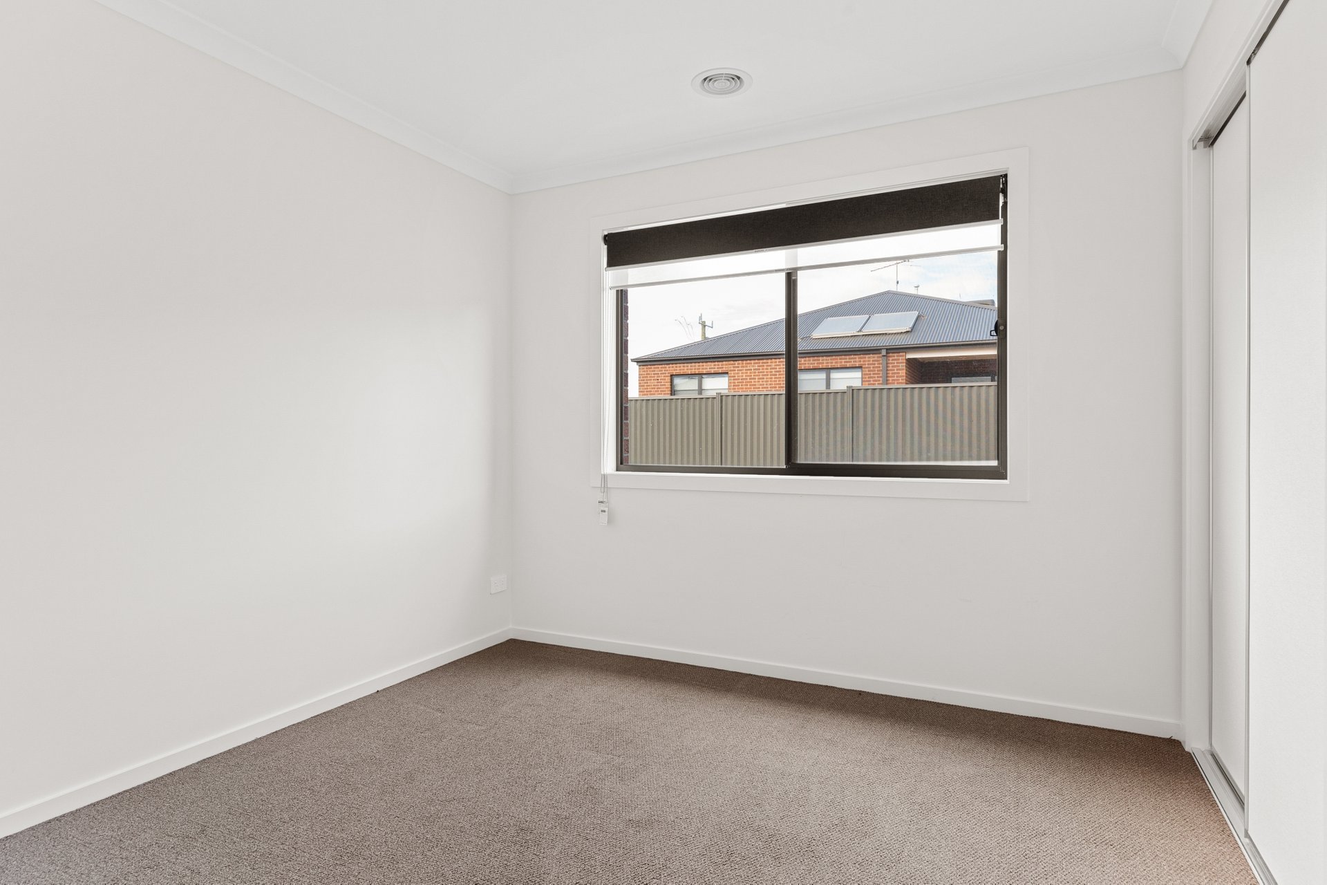 Property Gallery Thumbnail 9