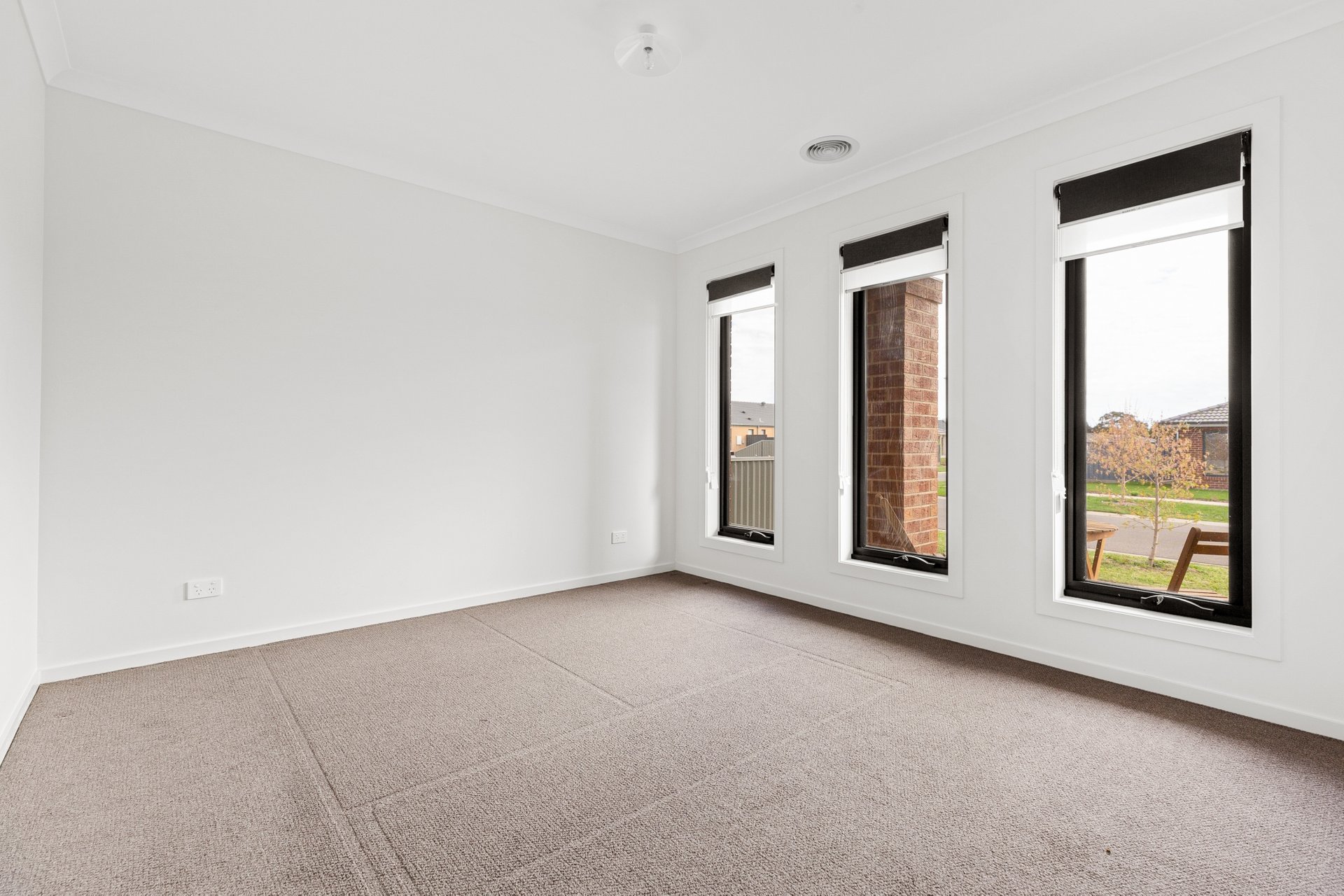 Property Gallery Thumbnail 4