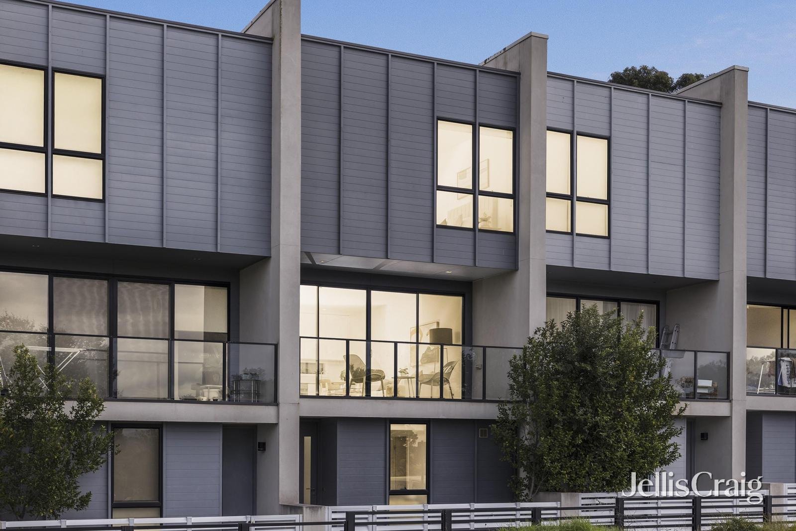 5 Magnolia Walk, Burwood image 1