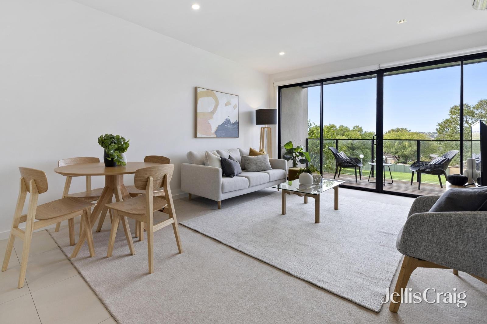 5 Magnolia Walk, Burwood image 2