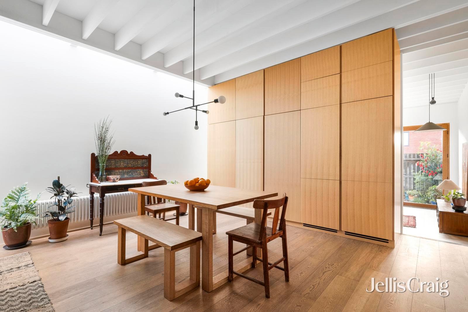 5 Malakoff Street, St Kilda East image 2