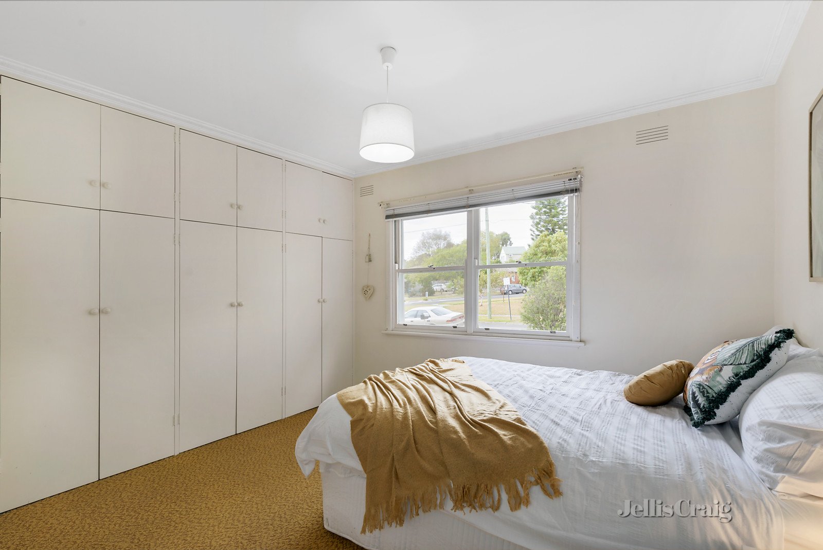 5 Malcolm Court, Mount Waverley image 5