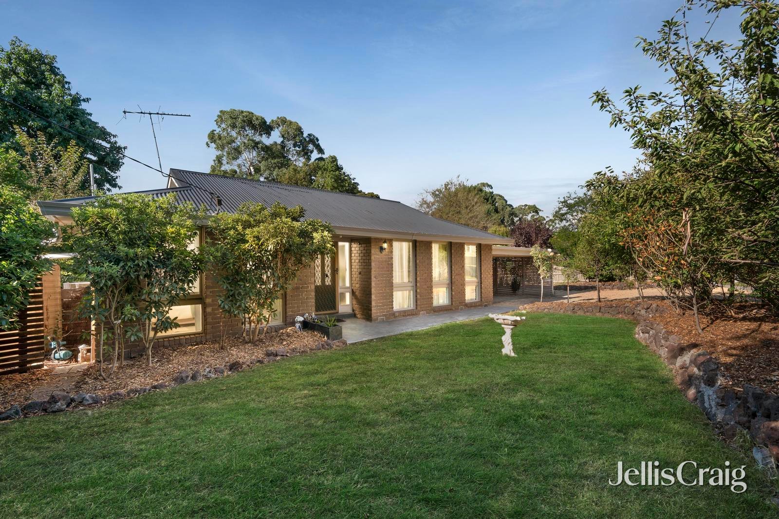 5 Mandowie Crescent, Croydon image 1