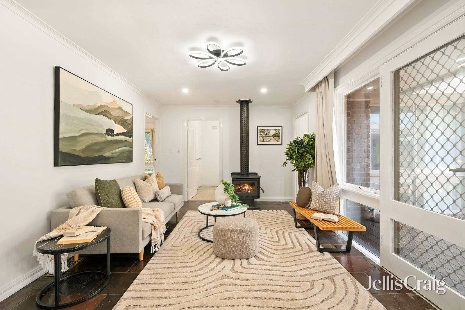 5 Mandowie Crescent, Croydon image 2