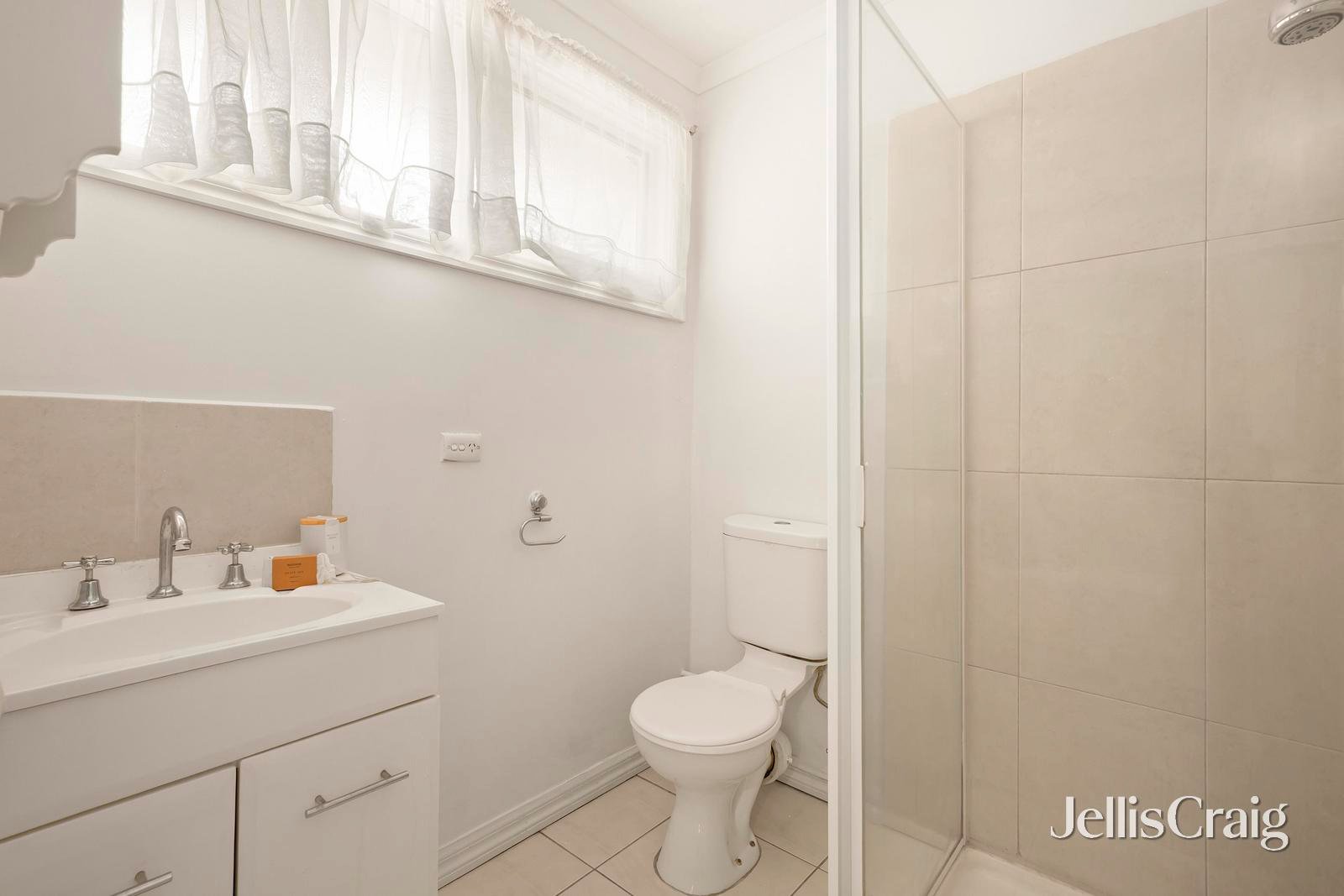 5 Mandowie Crescent, Croydon image 8