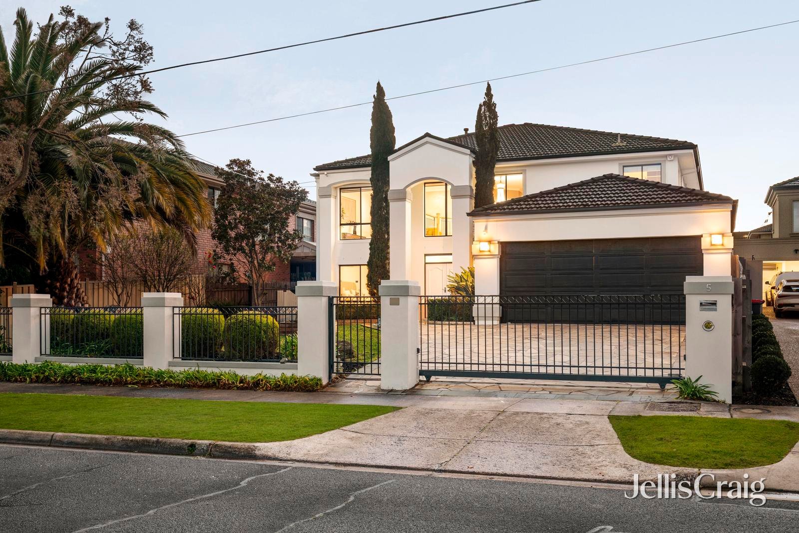 5 Marriott Parade, Glen&nbsp;Waverley image 1