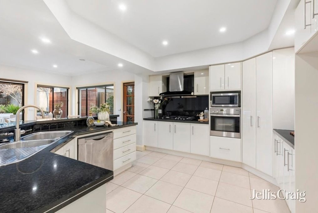 5 Marriott Parade, Glen&nbsp;Waverley image 4