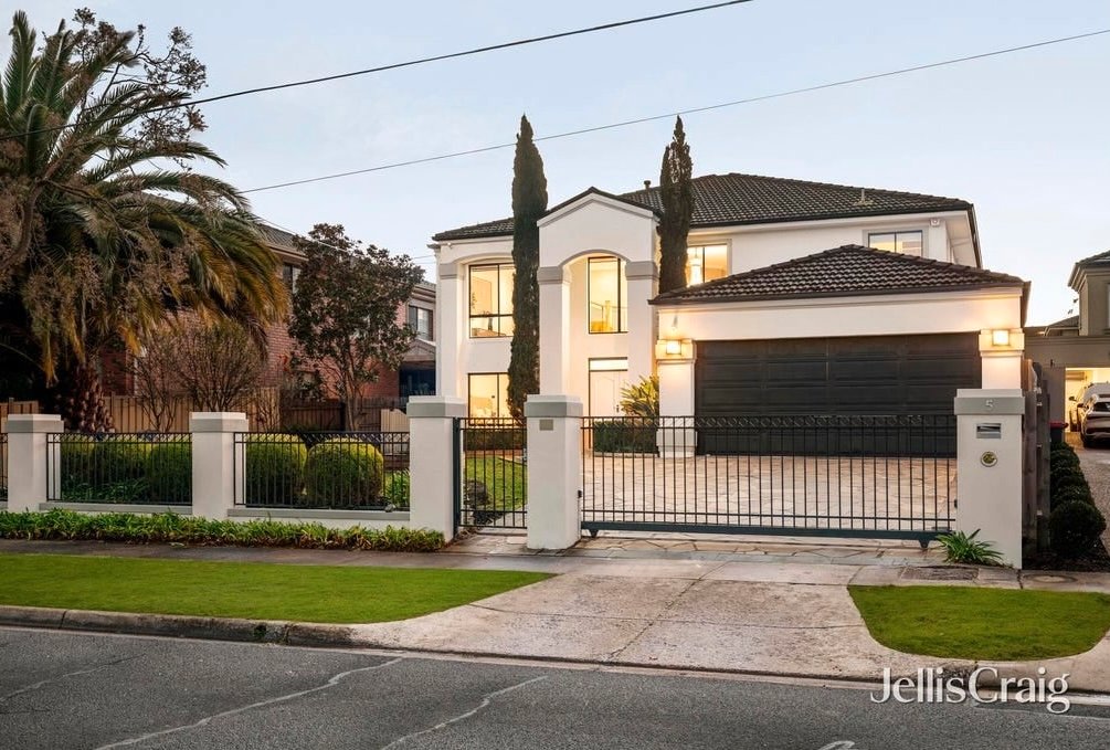 5 Marriott Parade, Glen&nbsp;Waverley image 1