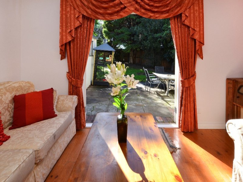 5 Maud Street, Geelong image 2