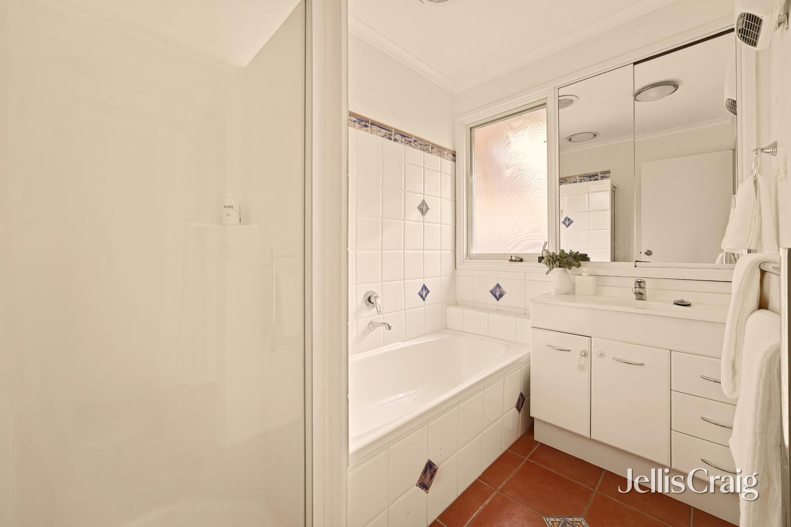 5 Maxine Court, Mentone image 11