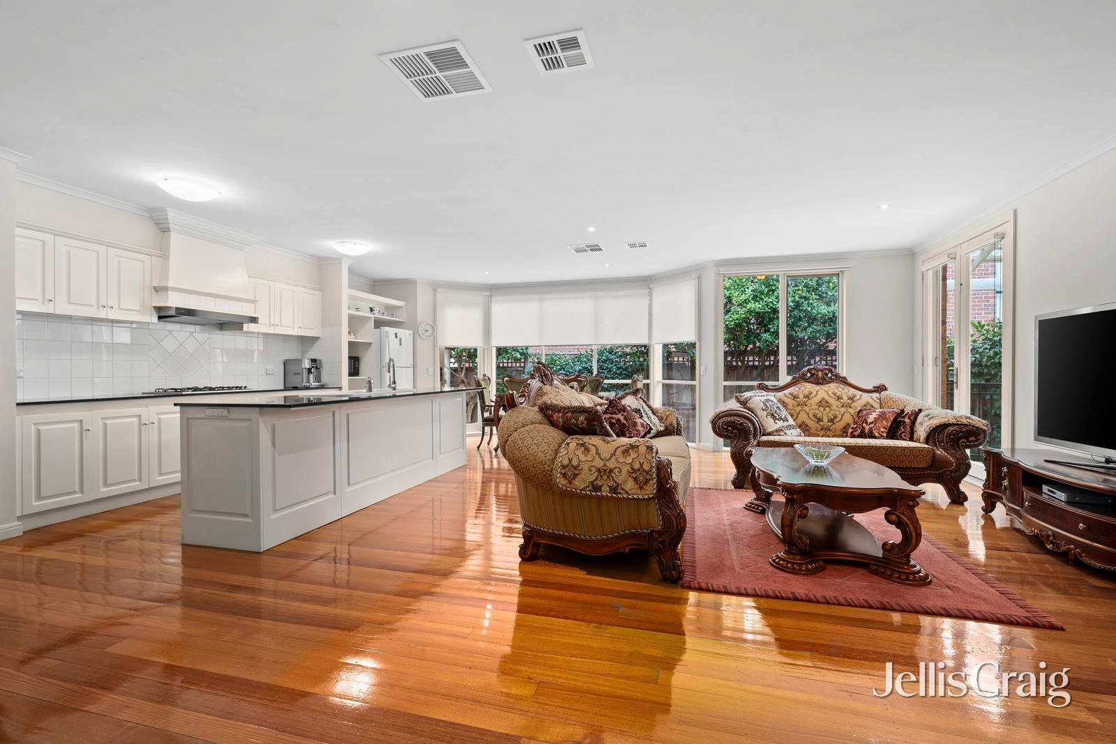 5 Maxwell Grove, Glen Waverley image 4