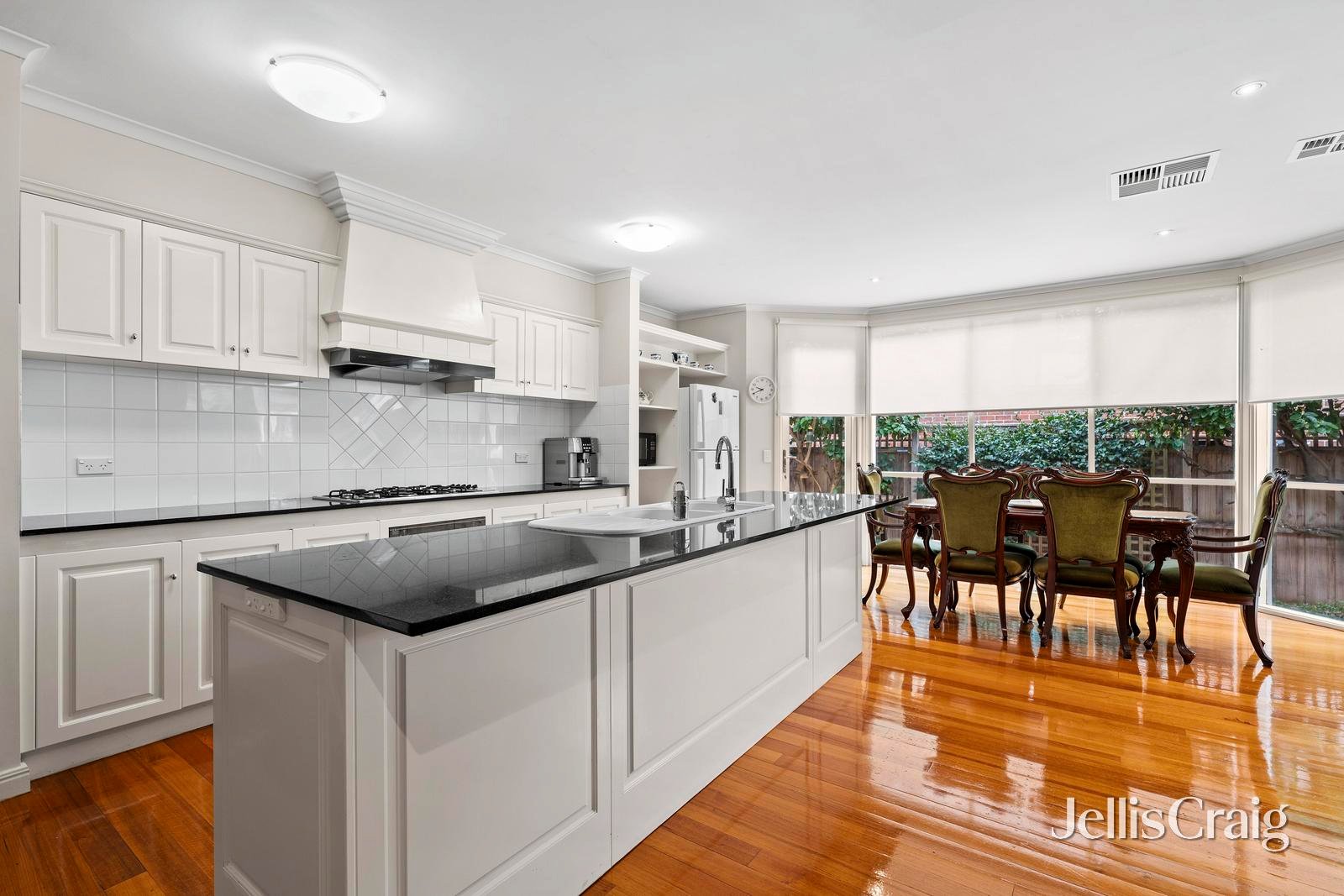 5 Maxwell Grove, Glen Waverley image 5