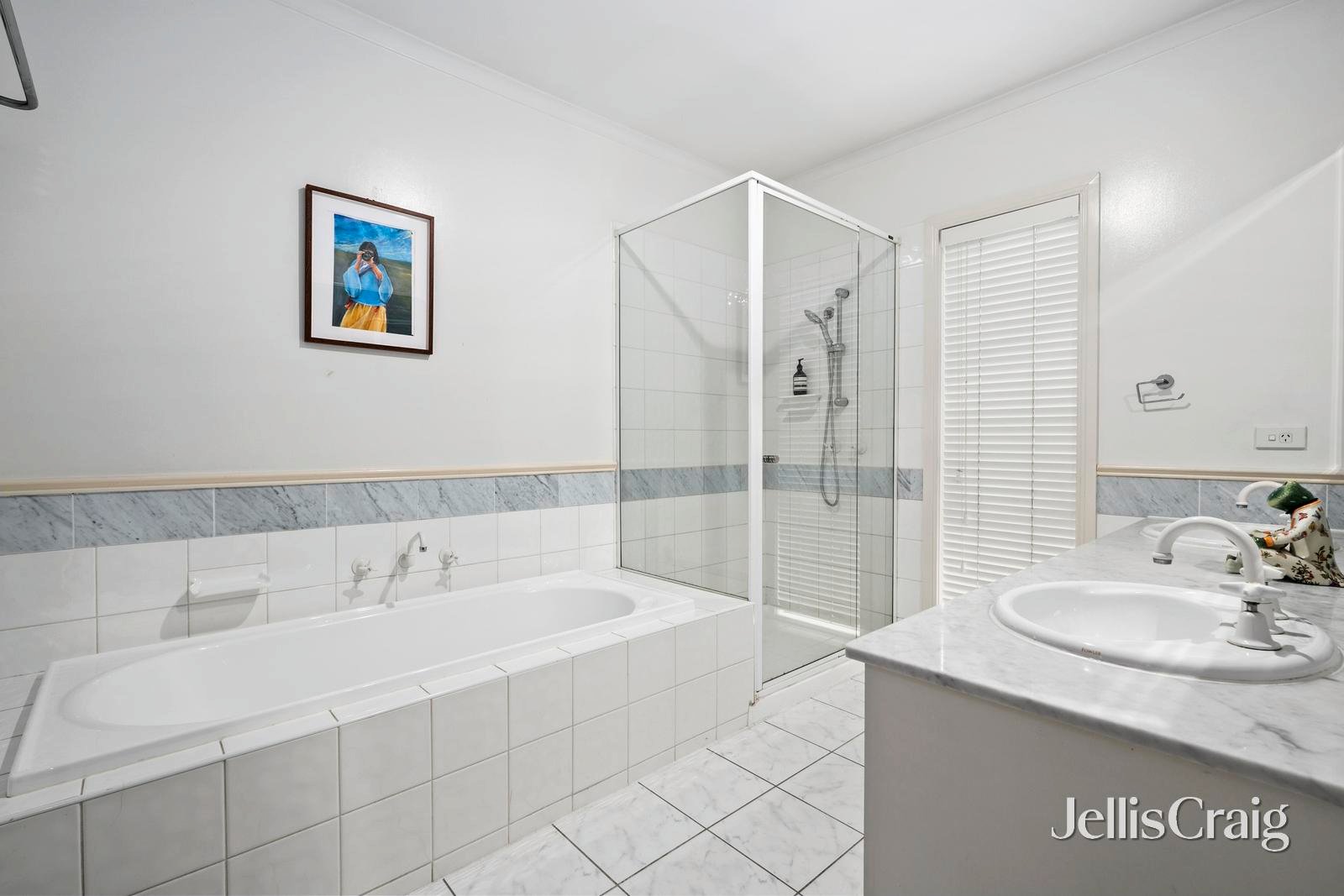 5 Maxwell Grove, Glen Waverley image 10