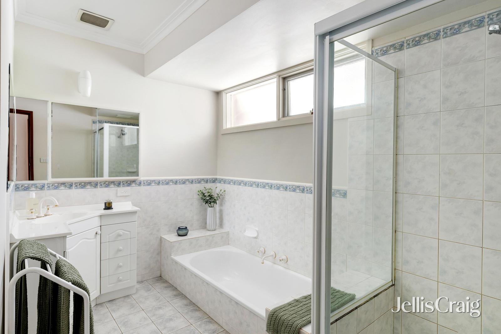 5 Mercedes Court, Rosanna image 11