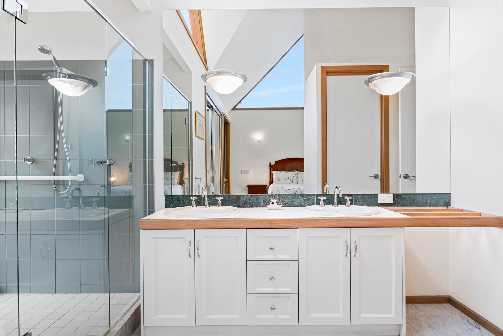 Property Gallery Thumbnail 8