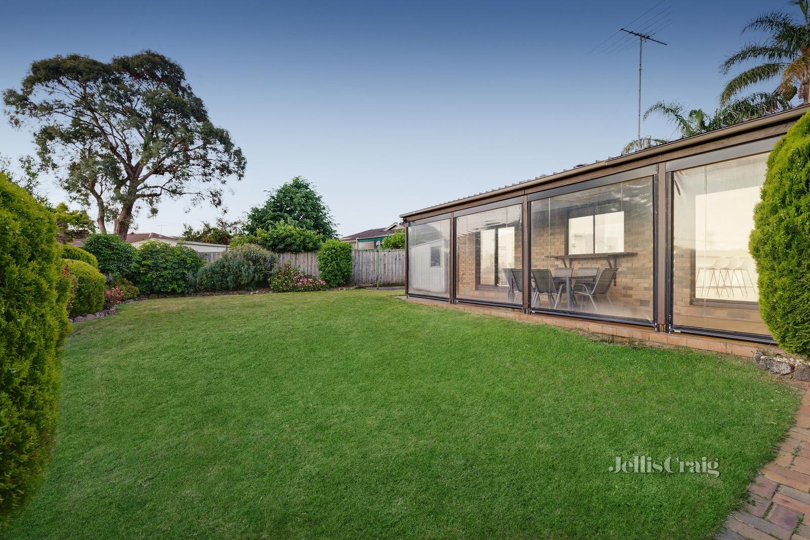 5 Midlothian Place, Glen Waverley image 12