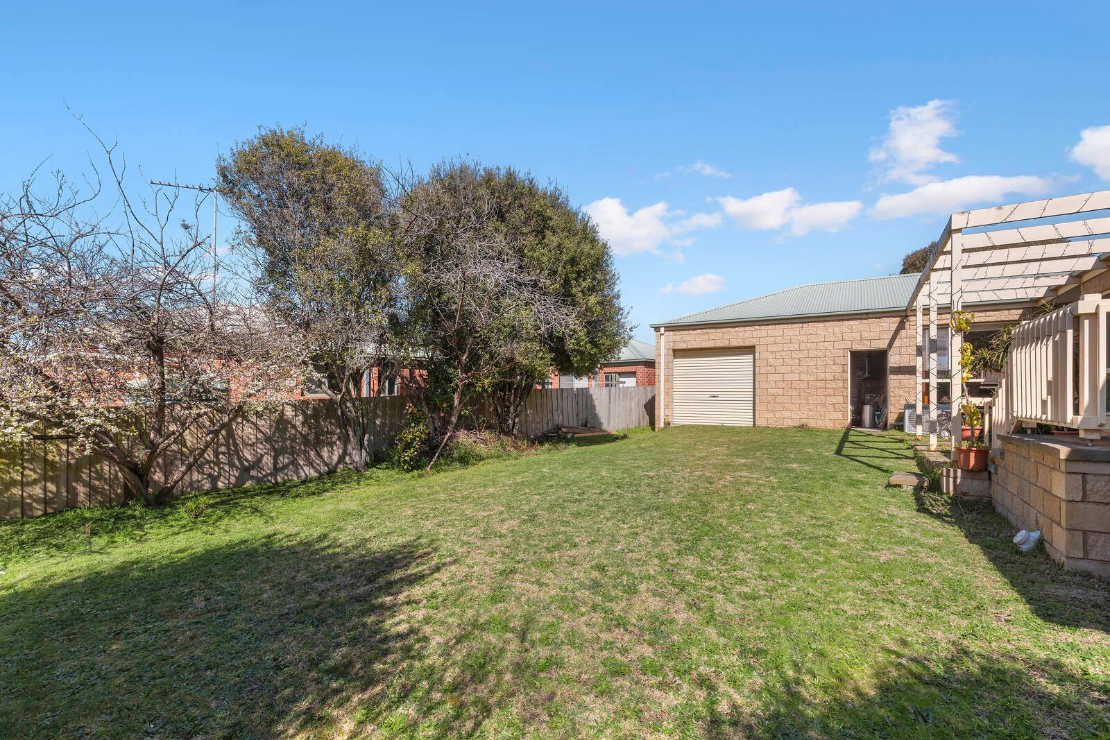 Property Gallery Thumbnail 9