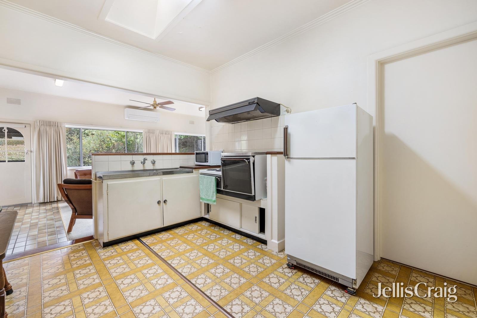 5 Milton Crescent, Box&nbsp;Hill&nbsp;South image 5